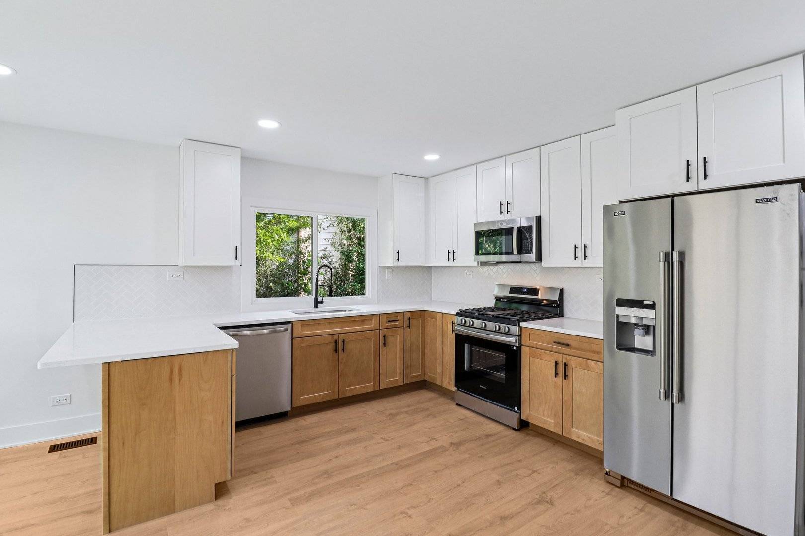 Hanover Park, IL 60133,5216 Arlington CIR