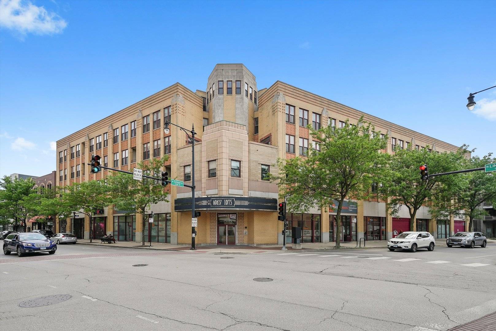 Chicago, IL 60657,1645 W SCHOOL ST #318
