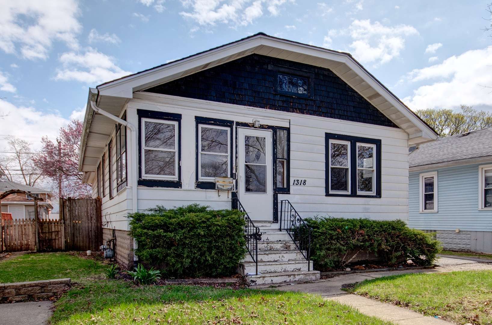 Joliet, IL 60435,1318 N Prairie AVE