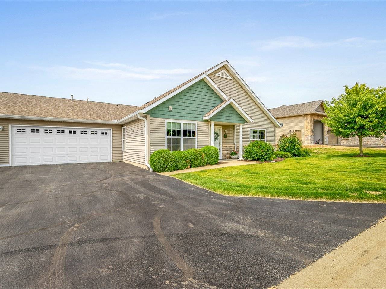 Rockford, IL 61107,234 Lilac LN #234