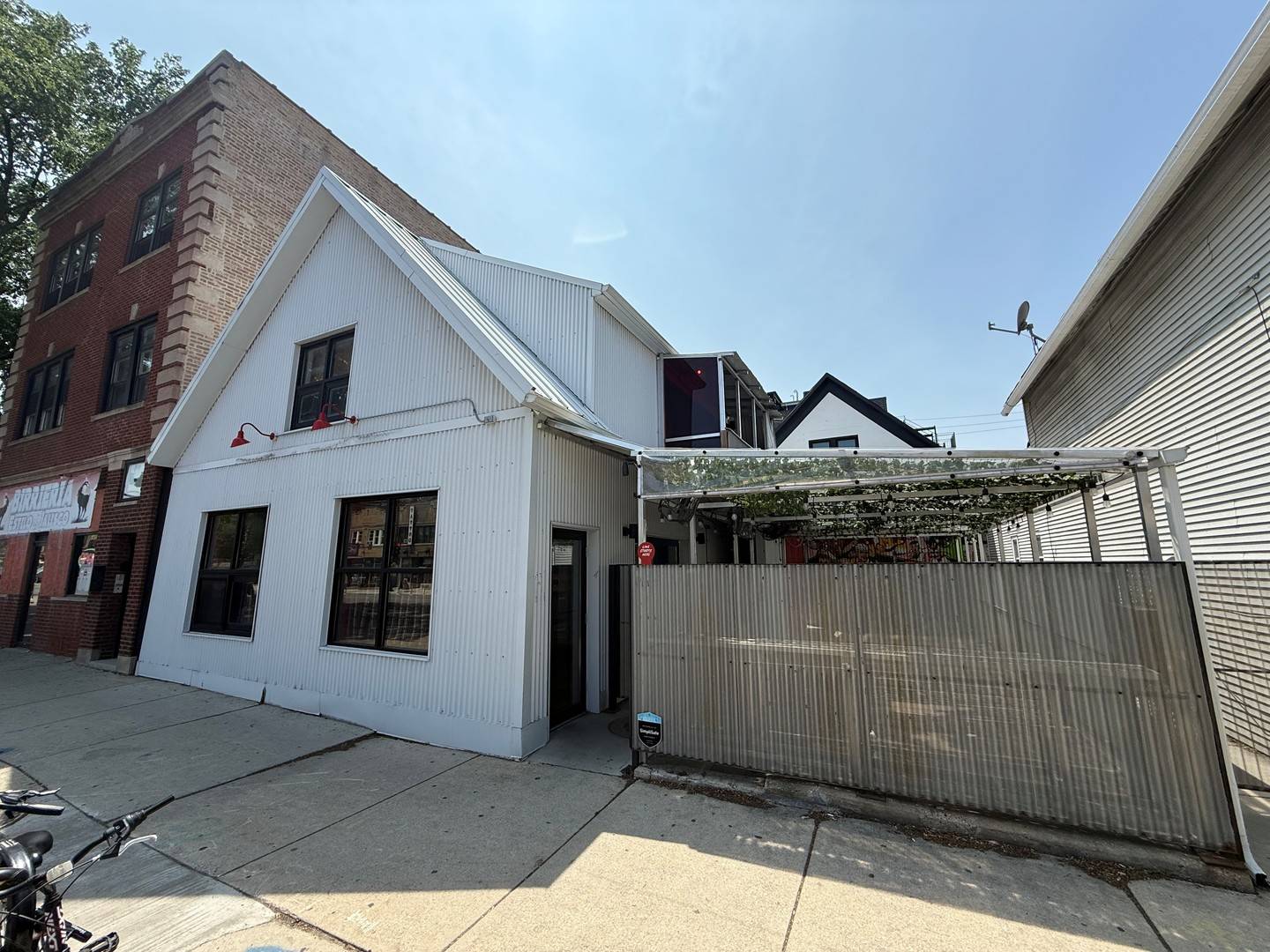 Chicago, IL 60647,2234 N Western AVE