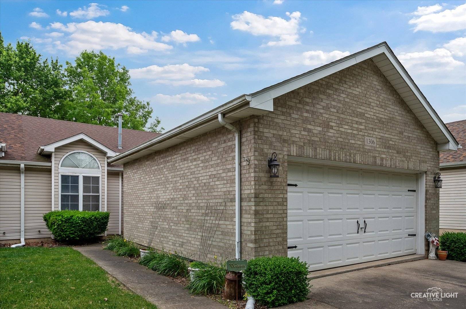 Joliet, IL 60431,1306 Riverview DR