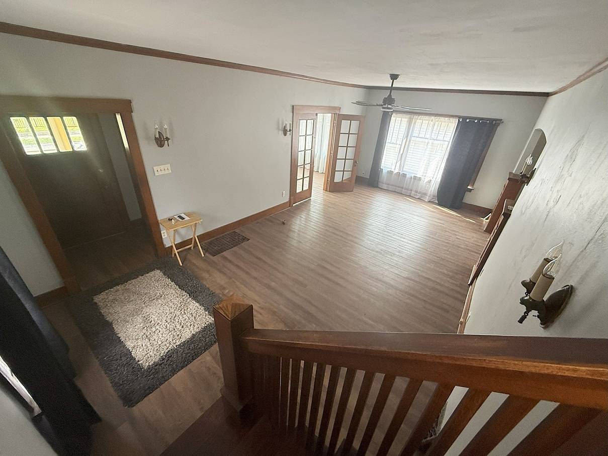 Dixon, IL 61021,207 College AVE