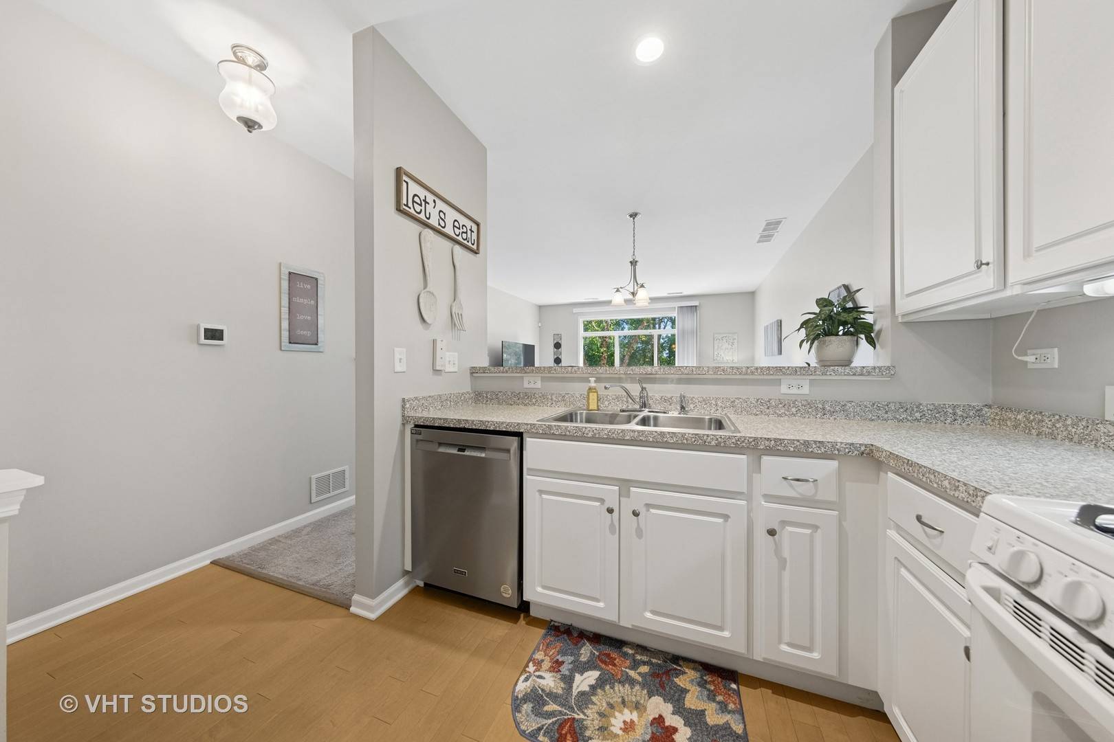 Naperville, IL 60563,950 Genesee DR