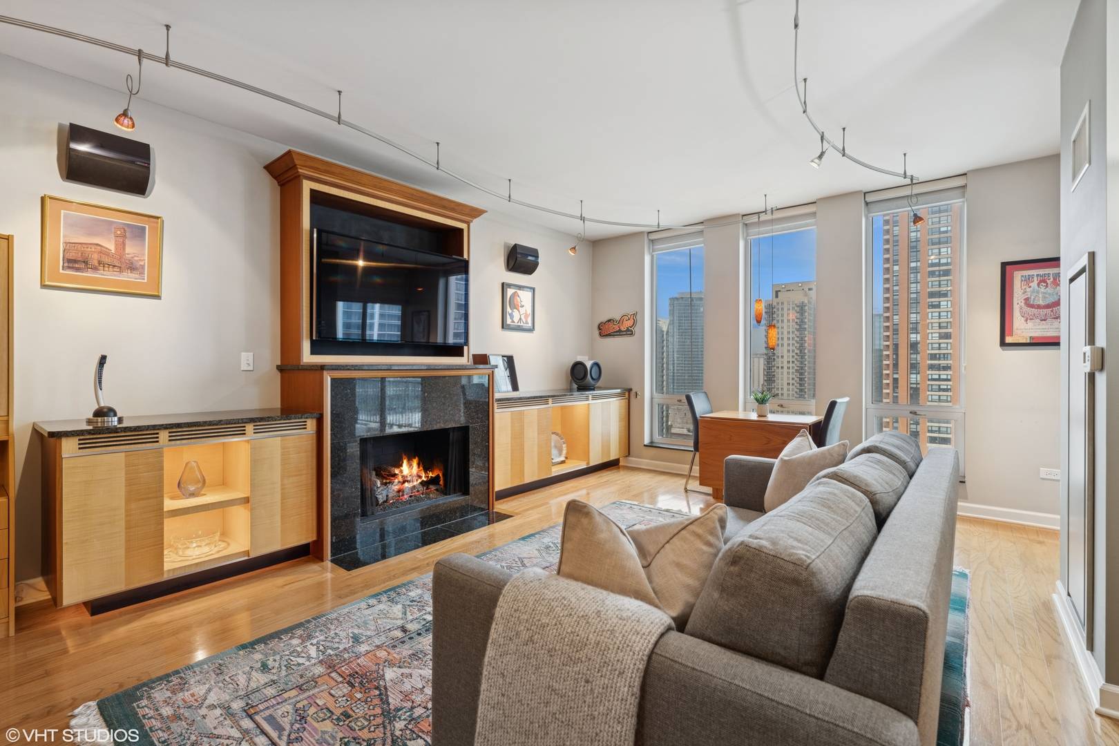 Chicago, IL 60605,1250 S Michigan AVE #2203