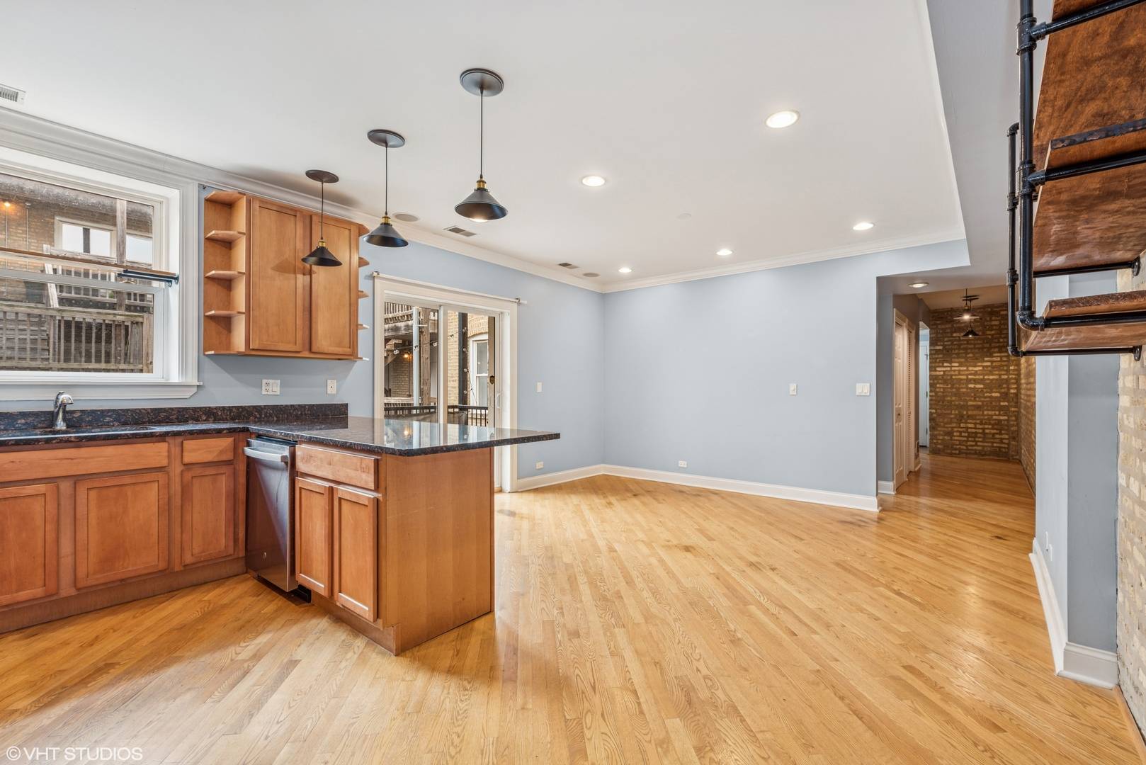 Chicago, IL 60659,2319 W Rosemont AVE #2