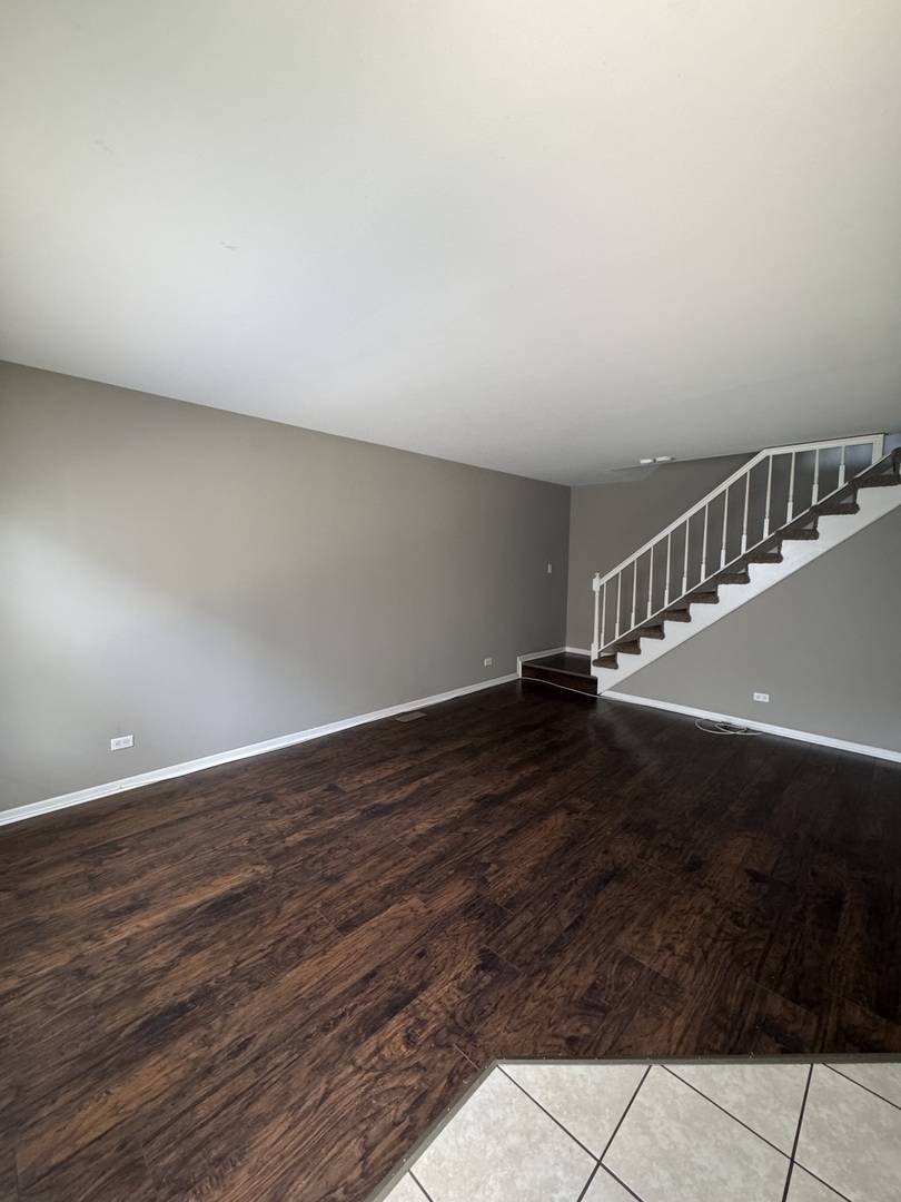 Warrenville, IL 60555,29W529 Winchester CIR S #2