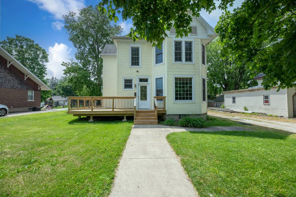 Deer Creek, IL 61733,307 N Logan ST