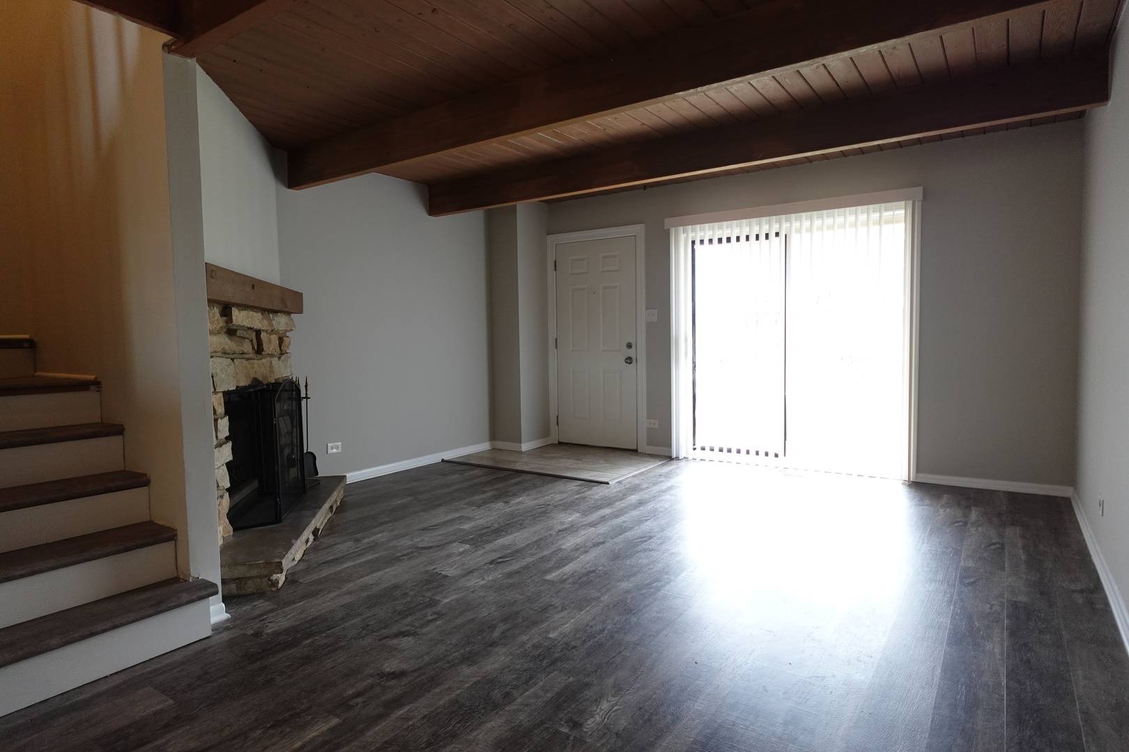 Round Lake Beach, IL 60073,441 Meadow Green LN