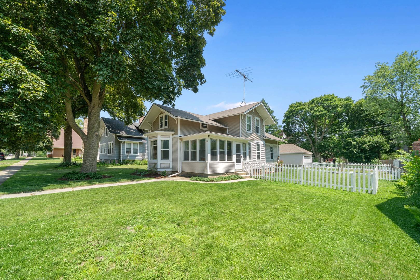 Waterman, IL 60556,220 N Cedar ST