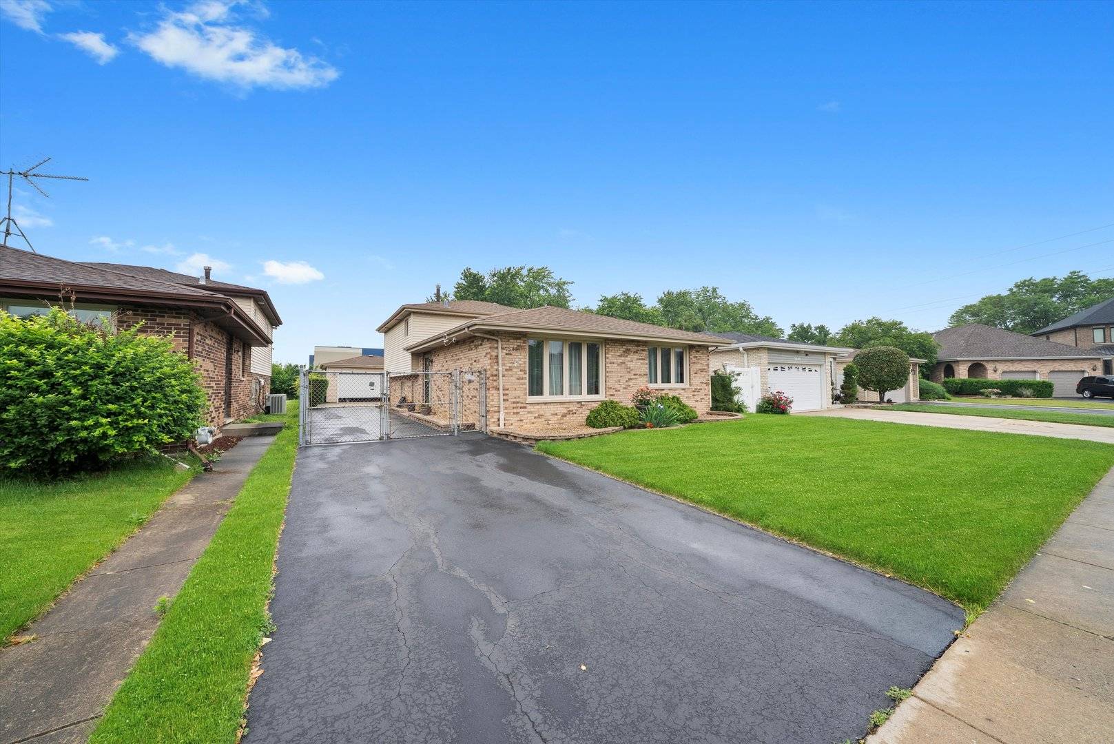 Burbank, IL 60459,7542 Mason AVE