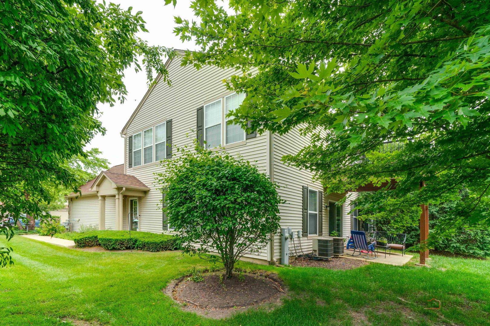 Round Lake, IL 60073,119 W Buckingham DR #119
