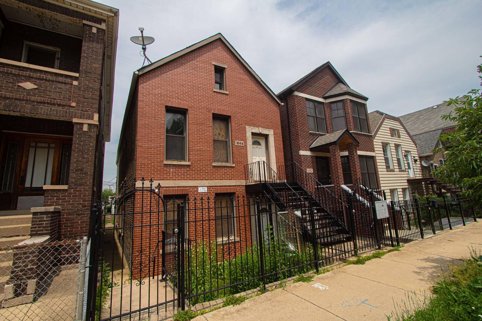 Chicago, IL 60608,1044 W 34th PL