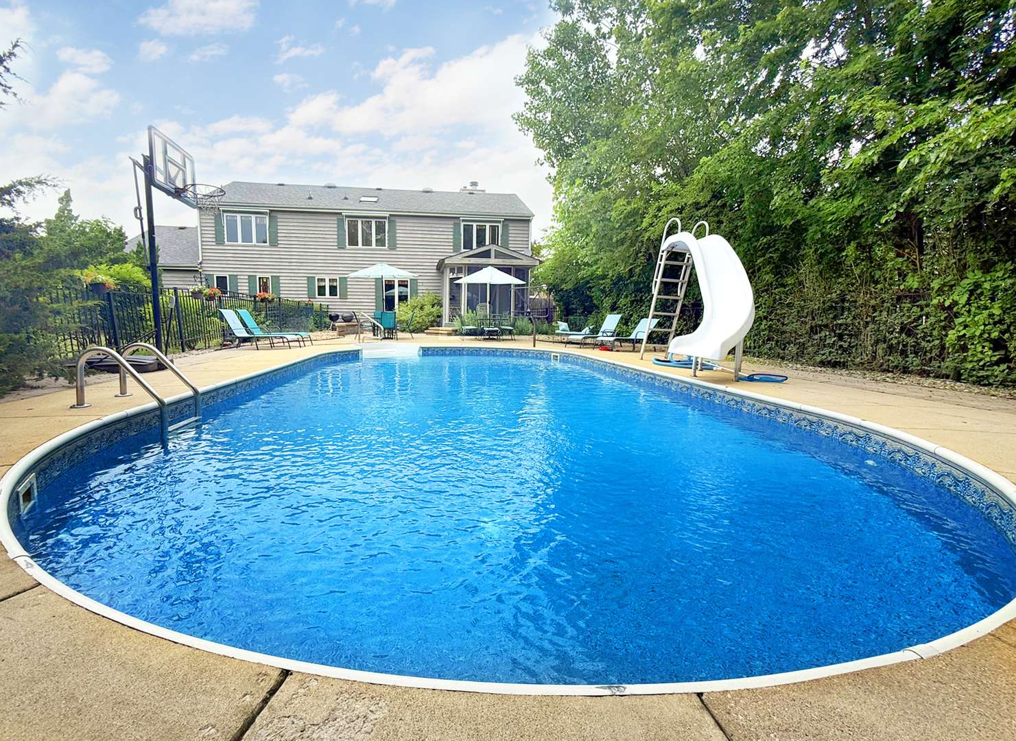 Sugar Grove, IL 60554,731 Queens Gate CIR