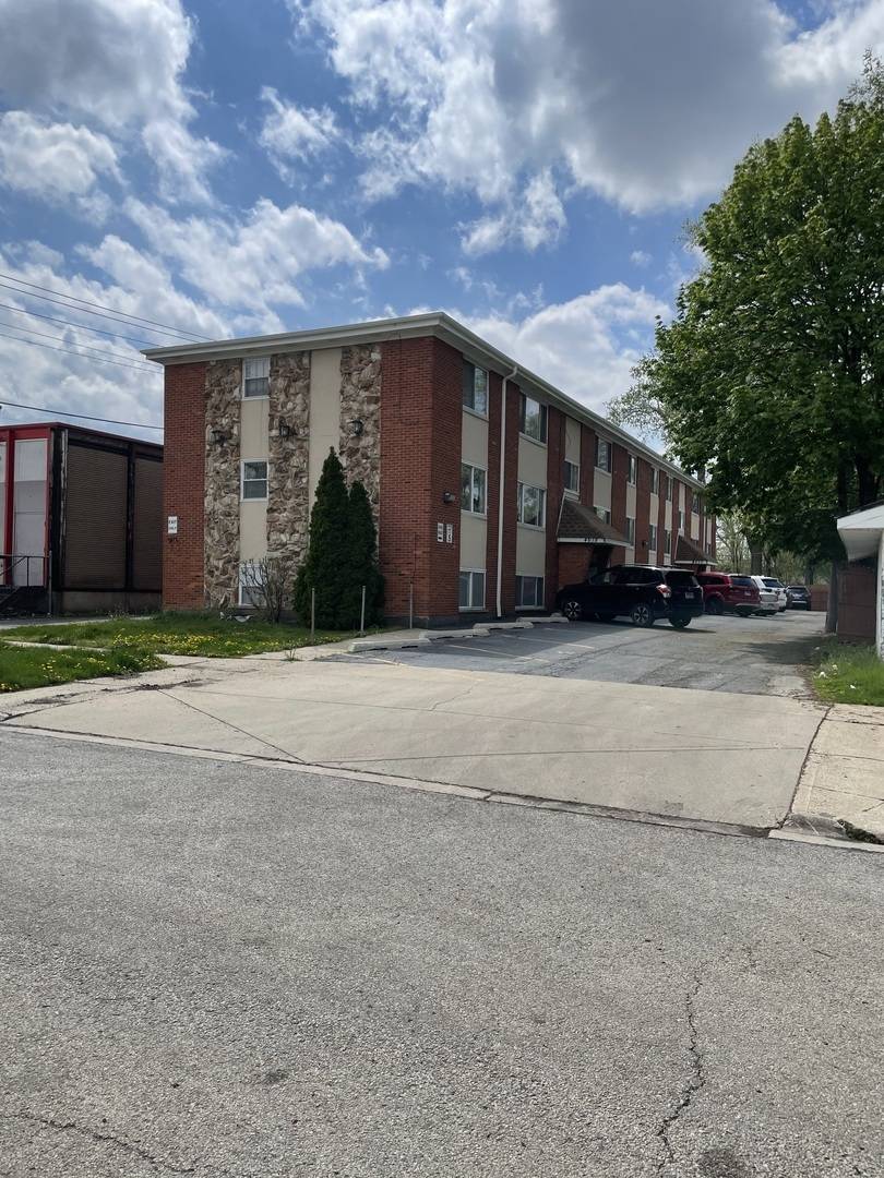 Lyons, IL 60534,4620 Fishermans TER #GE