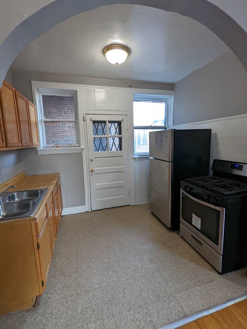 Chicago, IL 60615,5455 S Everett AVE #3B