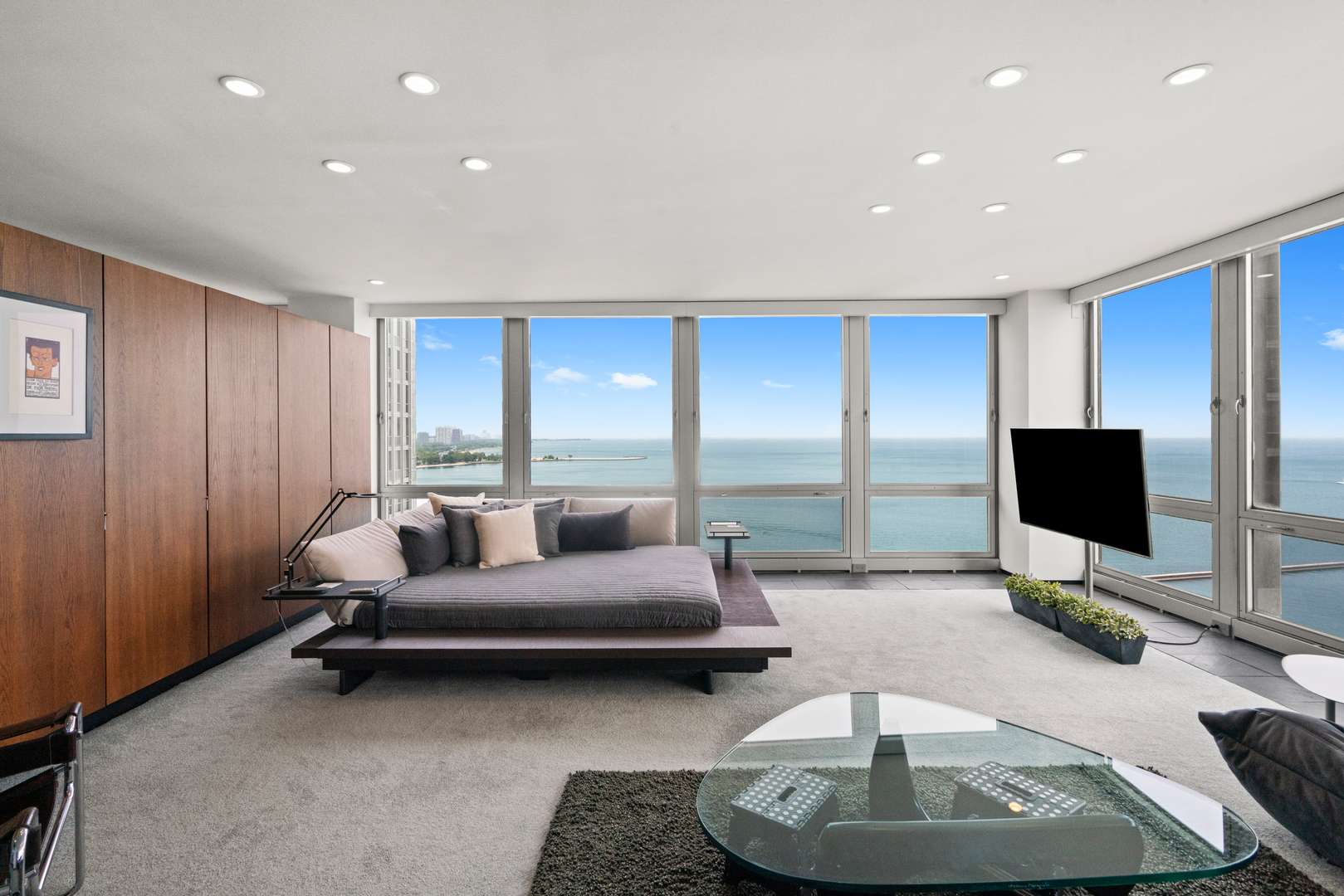 Chicago, IL 60611,880 N Lake Shore DR #19A
