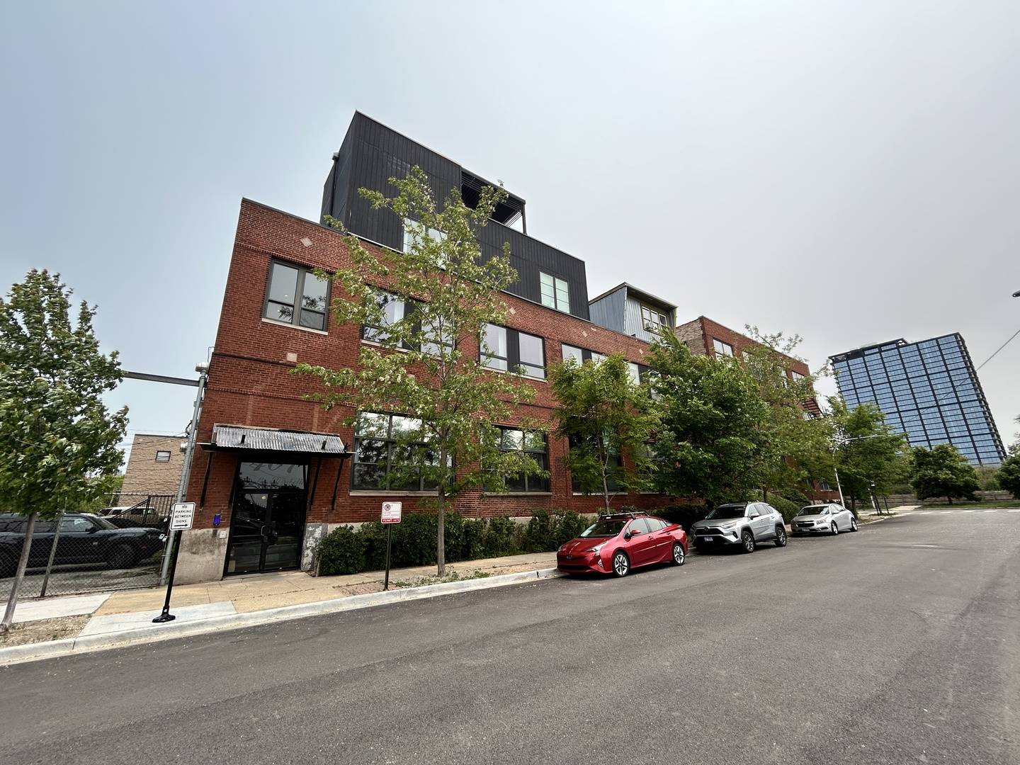 Chicago, IL 60642,407 N Elizabeth ST #301