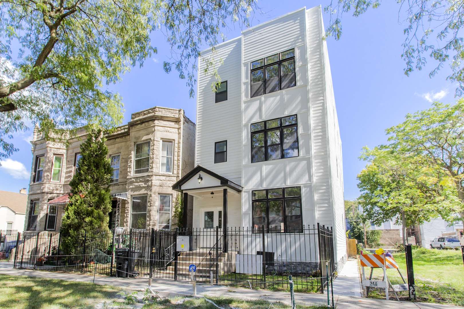Chicago, IL 60615,4933 S Wabash AVE #2