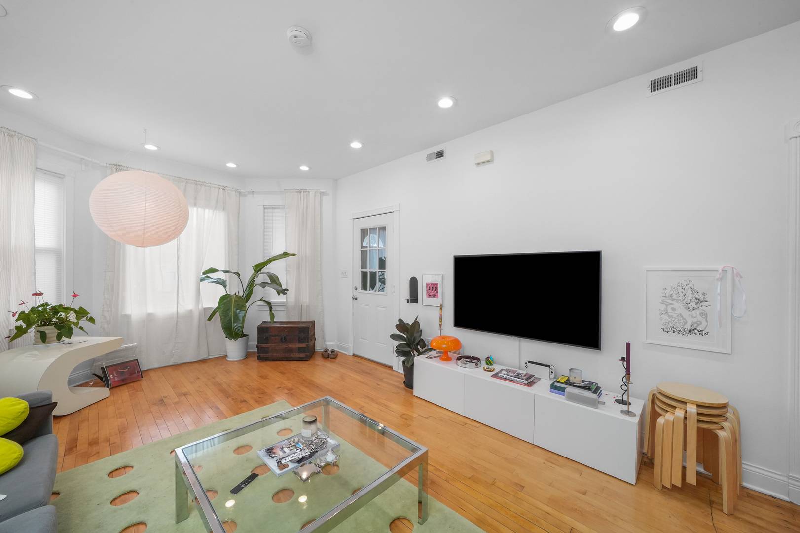Chicago, IL 60618,2947 N Lawndale AVE #1