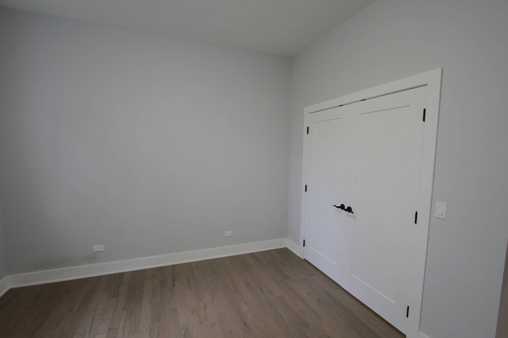 Chicago, IL 60641,4207 W Roscoe ST #2