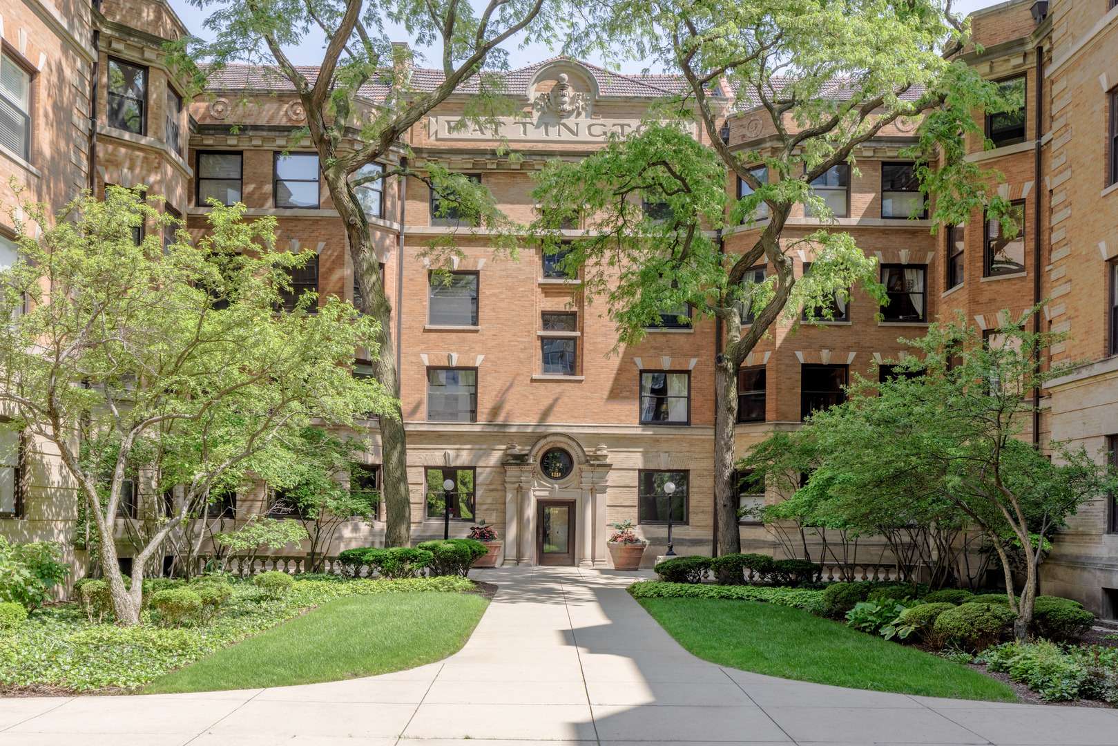 Chicago, IL 60613,668 W Irving Park RD #H1