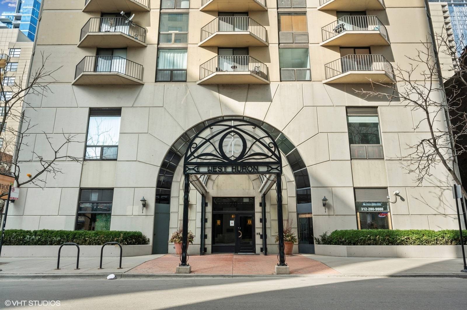 Chicago, IL 60654,70 W Huron ST #2202