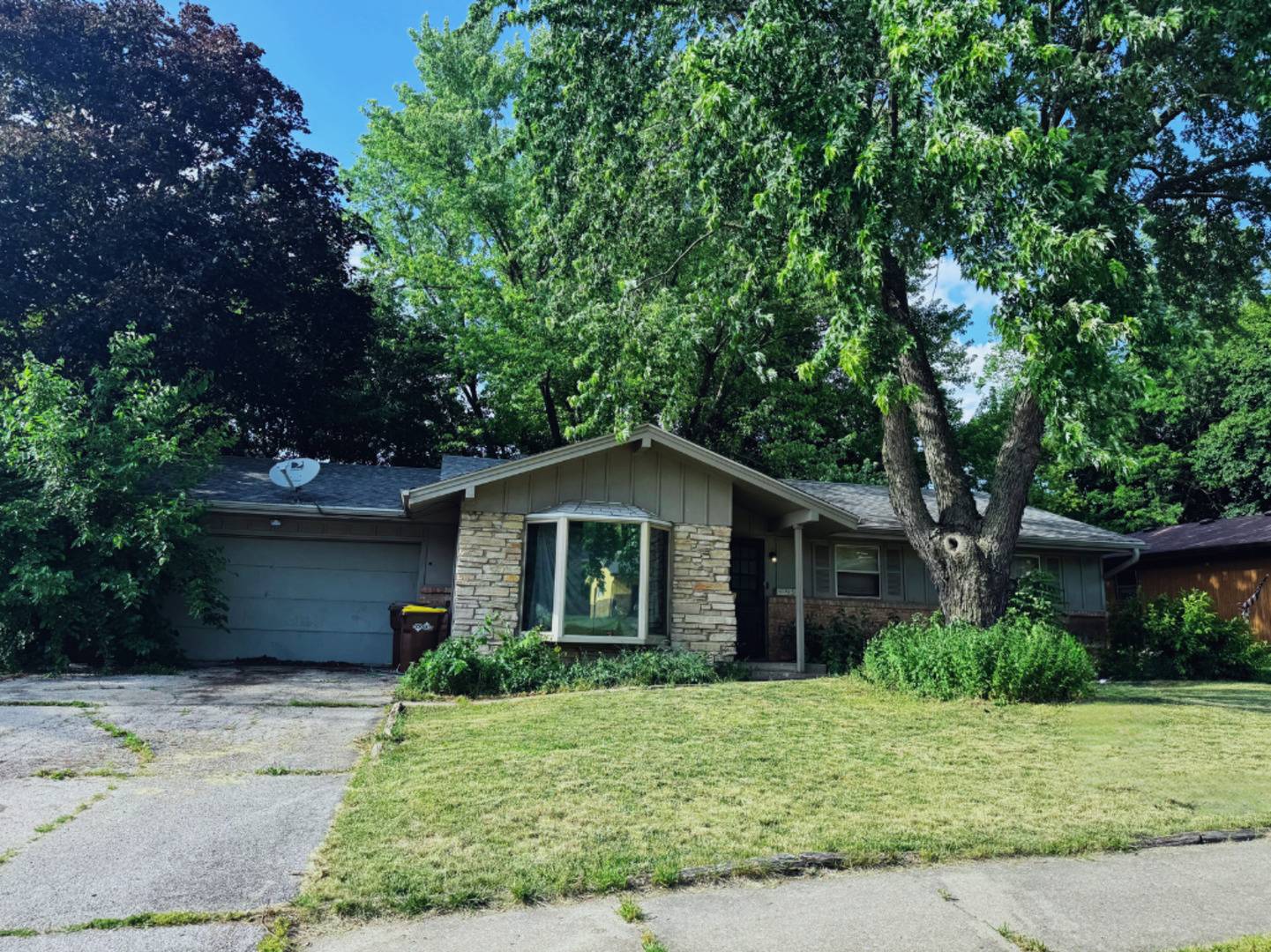 Rockford, IL 61108,4830 E Lawn DR