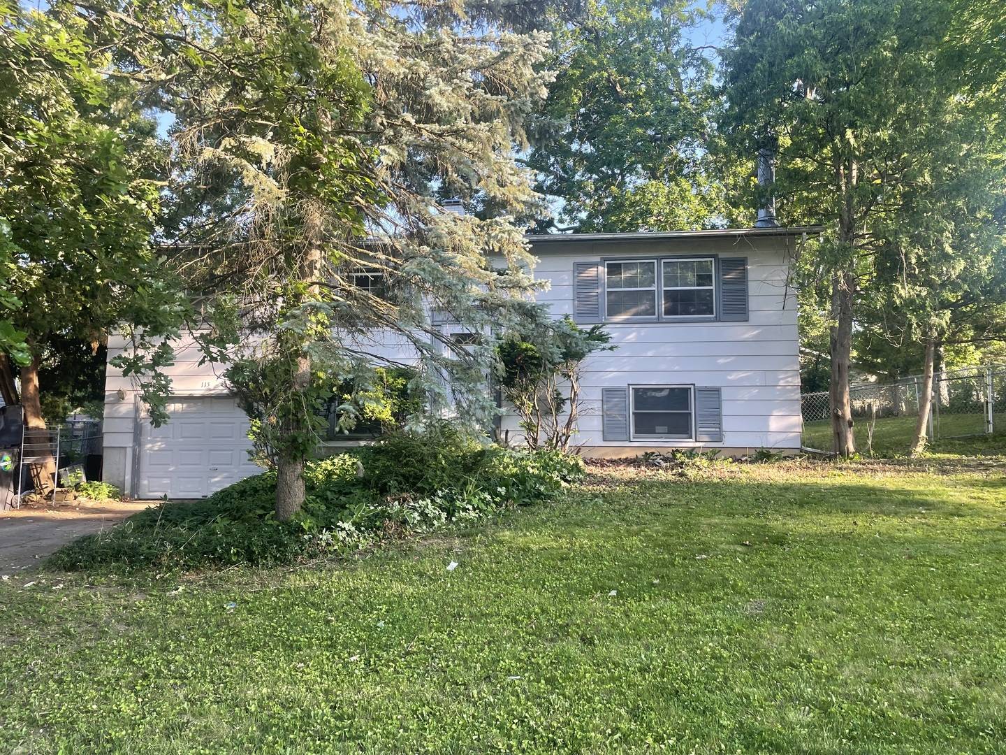 Streamwood, IL 60107,115 Walnut DR