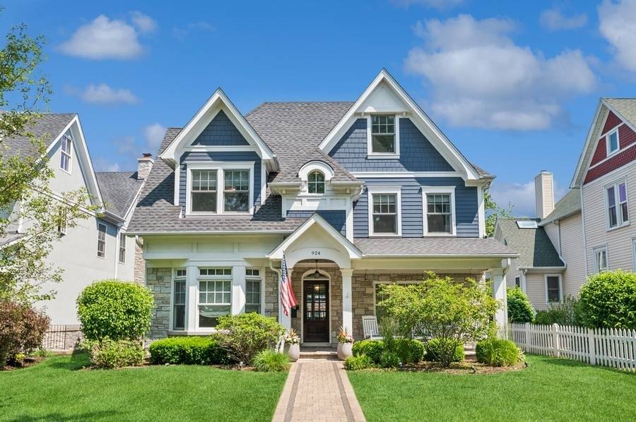 Wilmette, IL 60091,924 Linden AVE