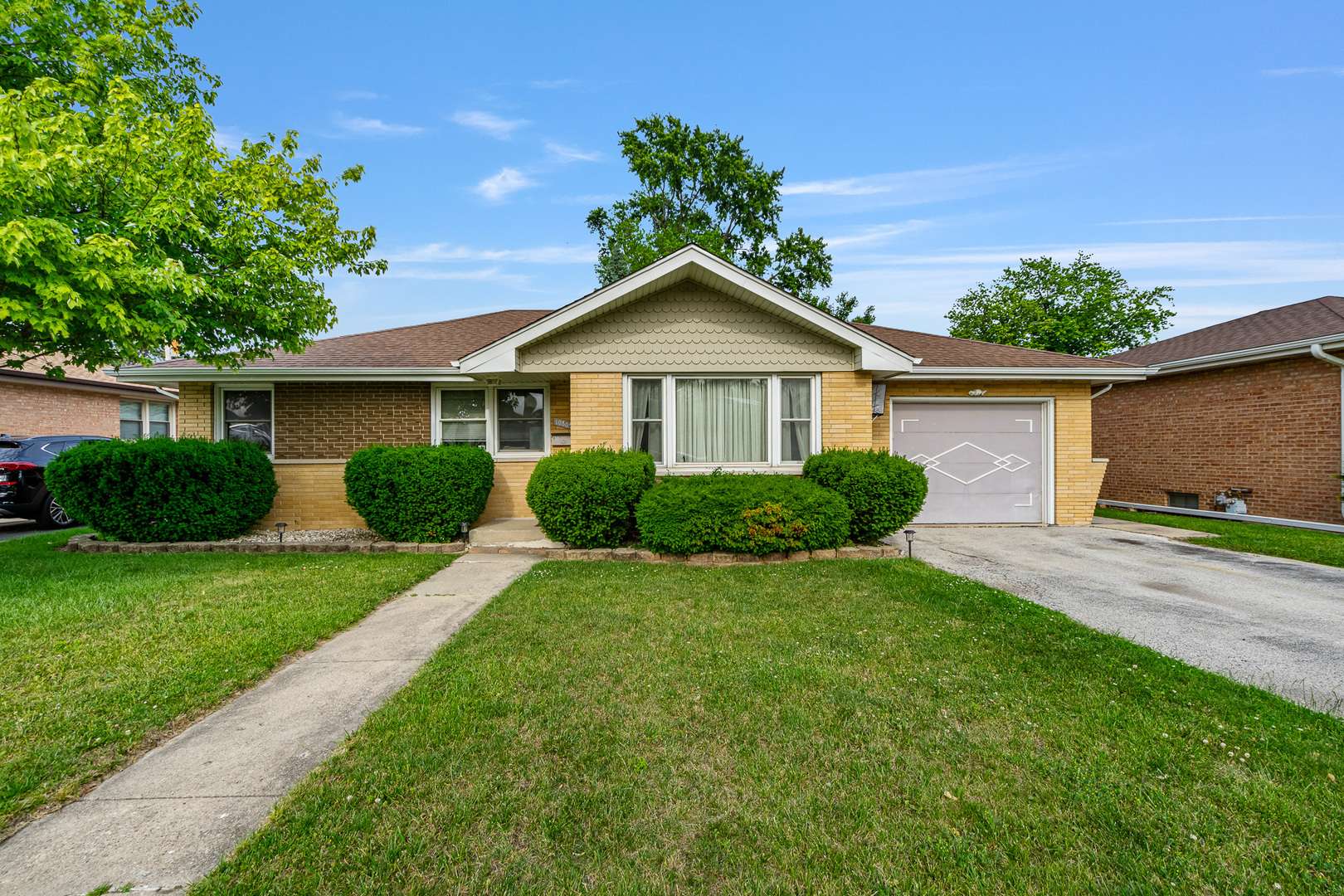 Worth, IL 60482,10805 S Oak Park AVE