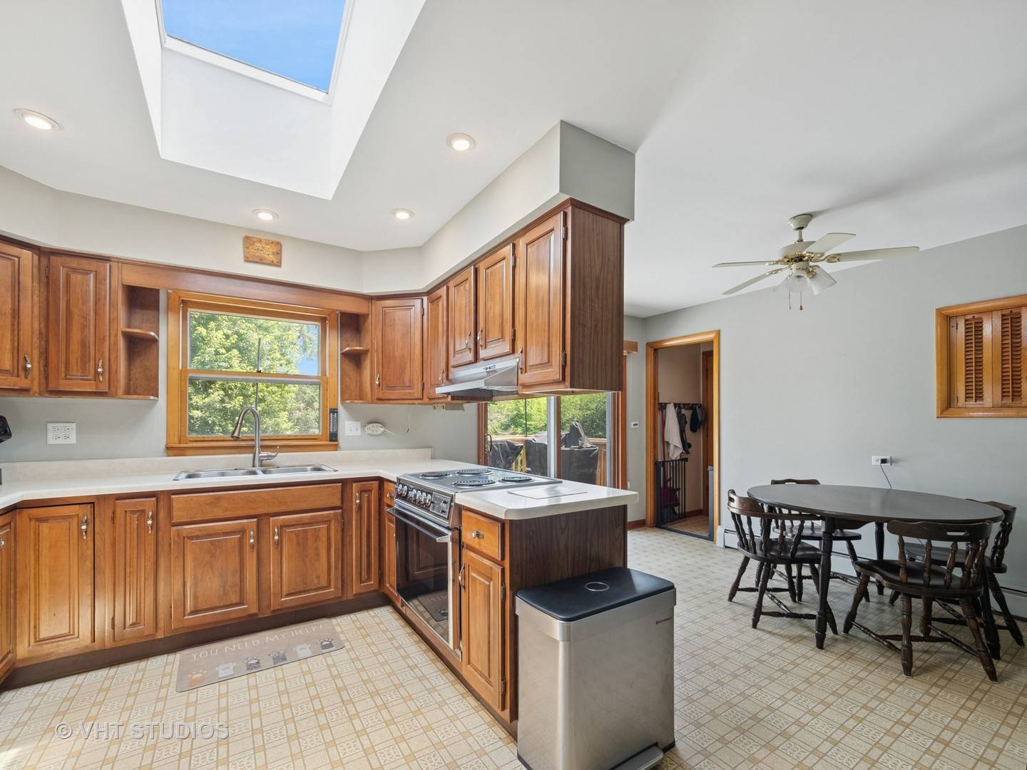 Cary, IL 60013,3004 Blarneystone LN