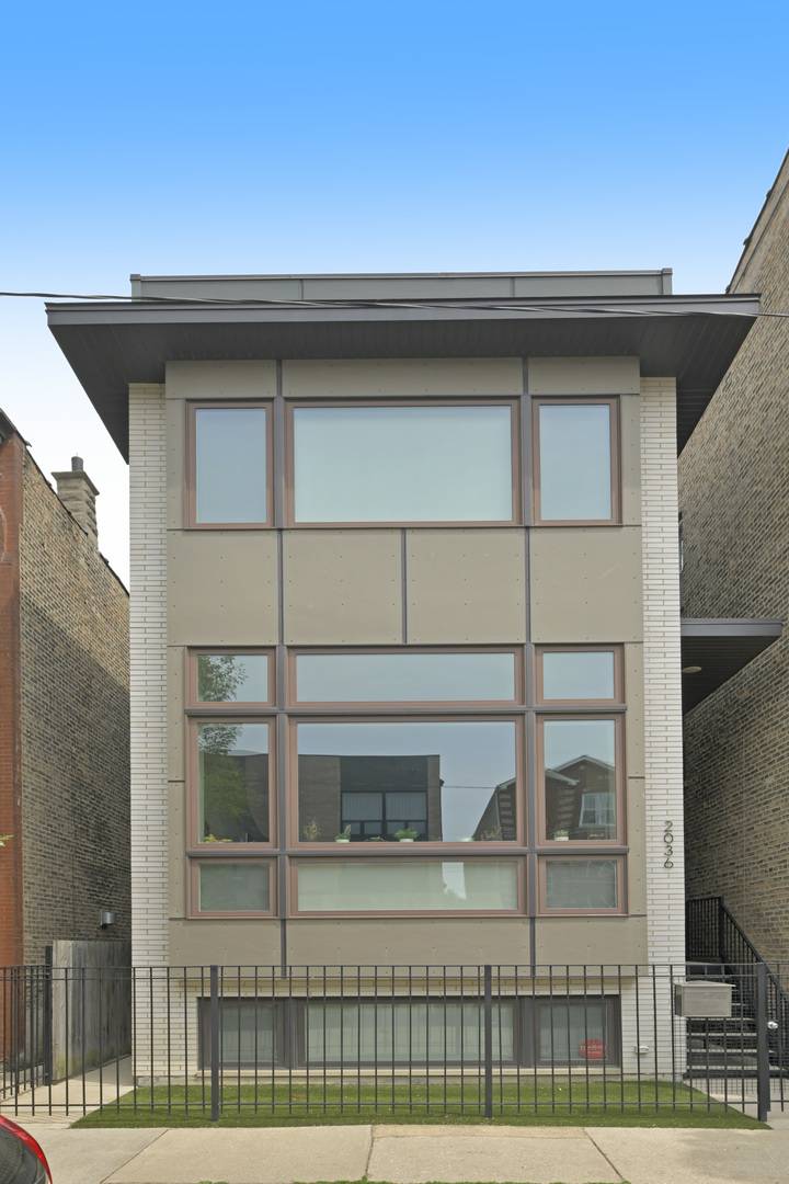 Chicago, IL 60612,2036 W Huron ST