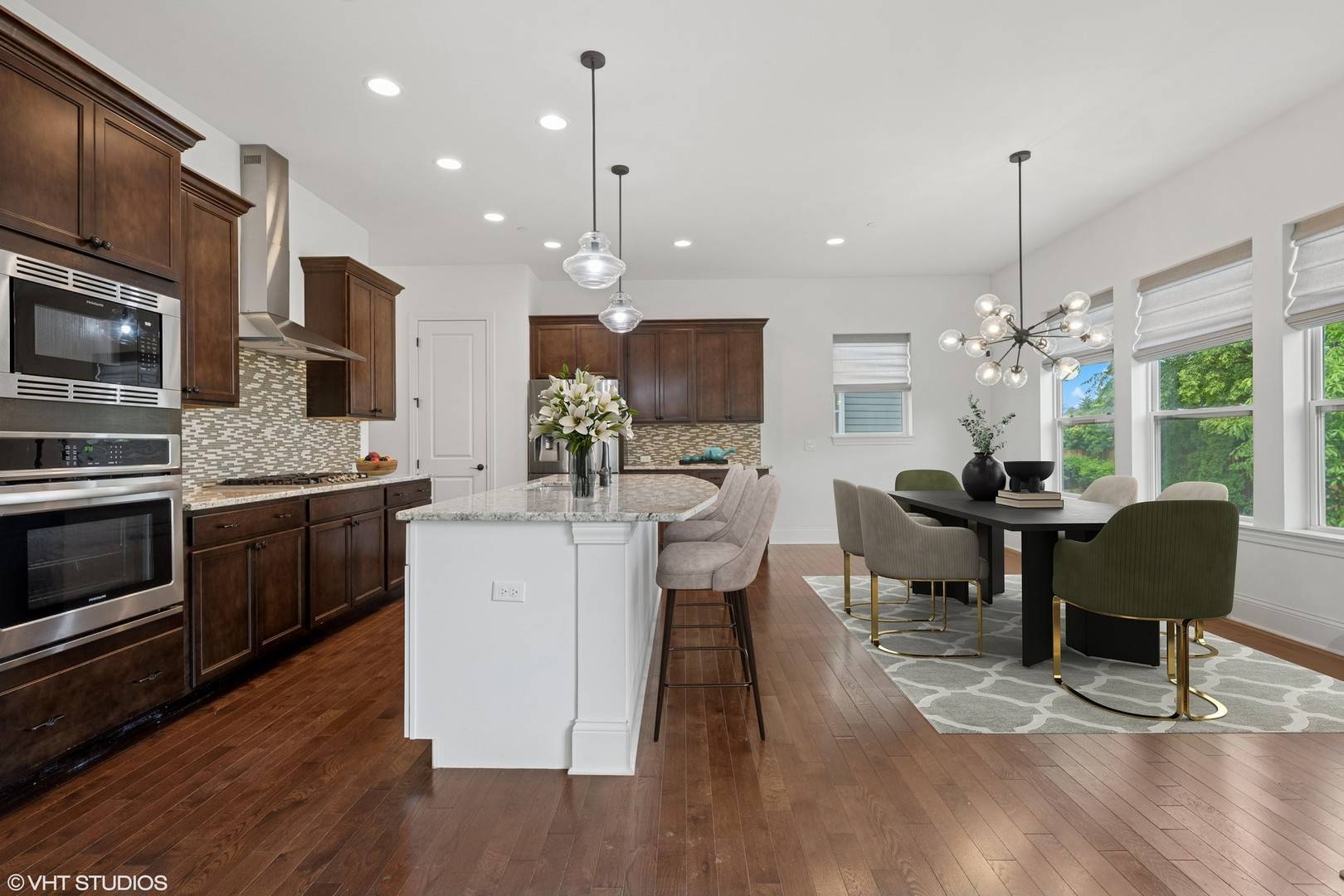 Barrington, IL 60010,1434 Somerset PL