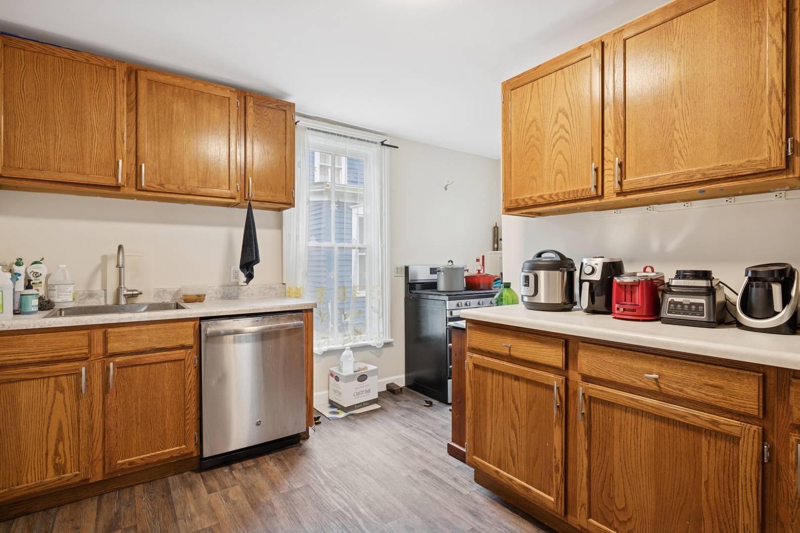 Elgin, IL 60120,16 N Gifford ST