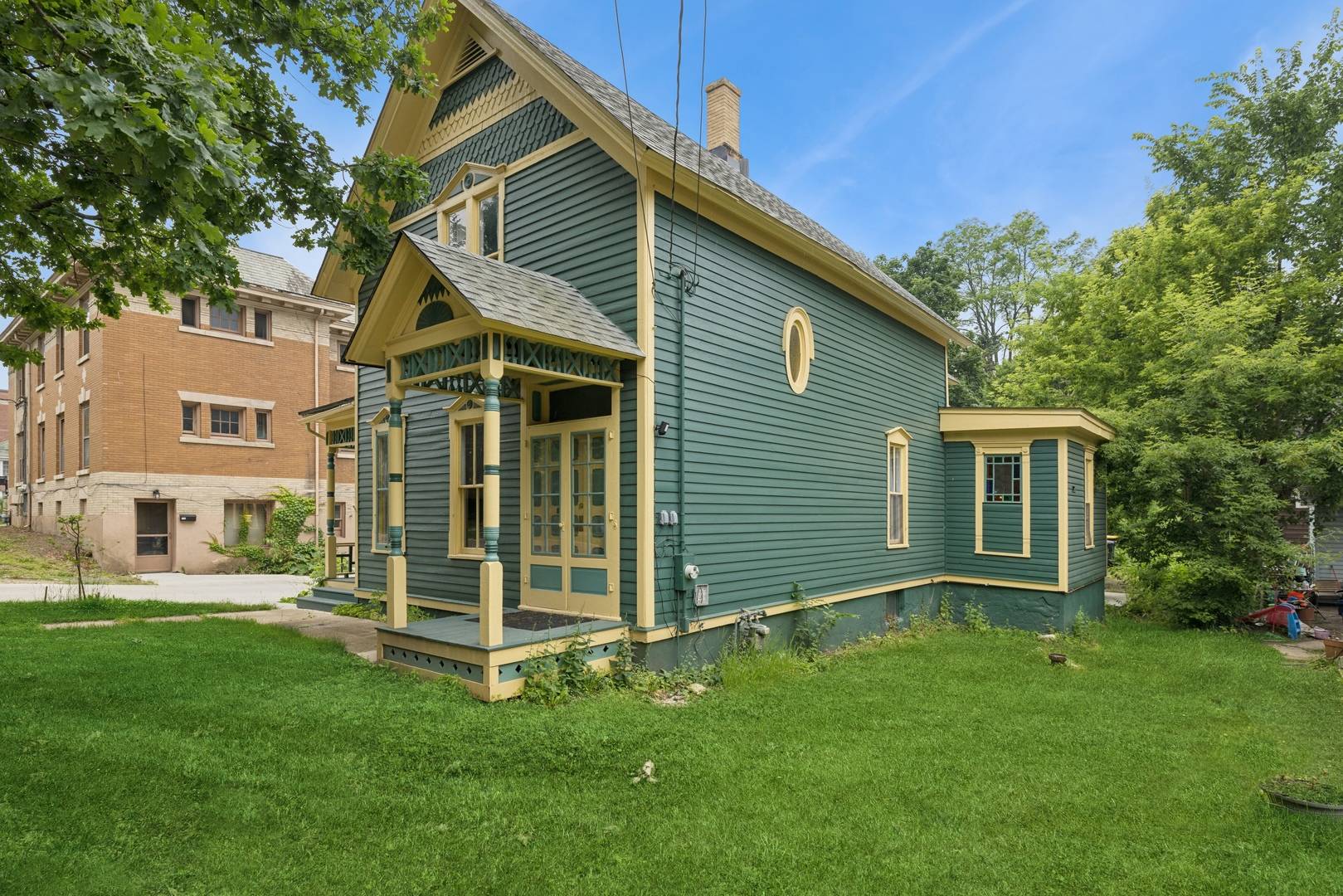 Elgin, IL 60120,16 N Gifford ST