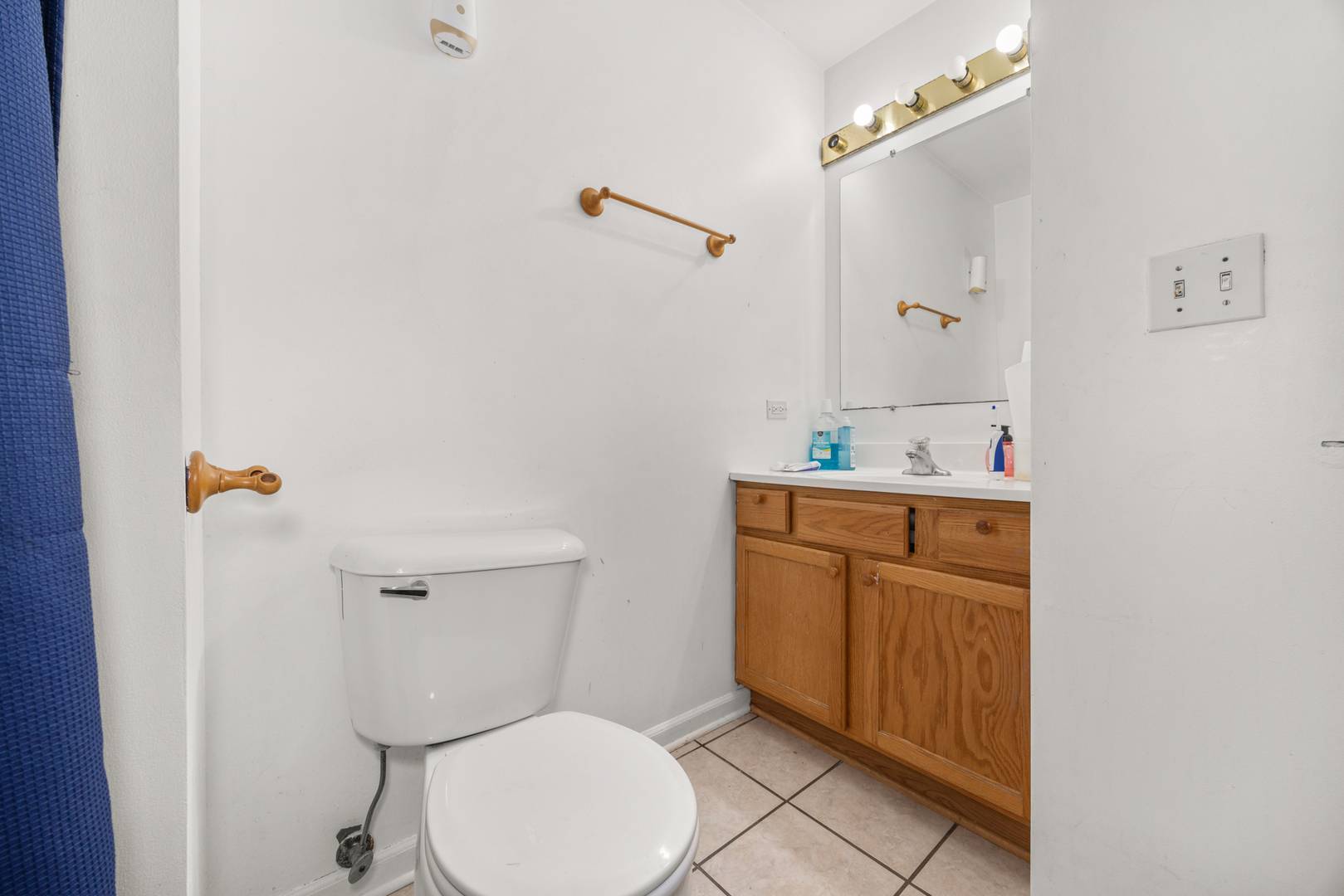 Waukegan, IL 60087,4221 Brentwood LN