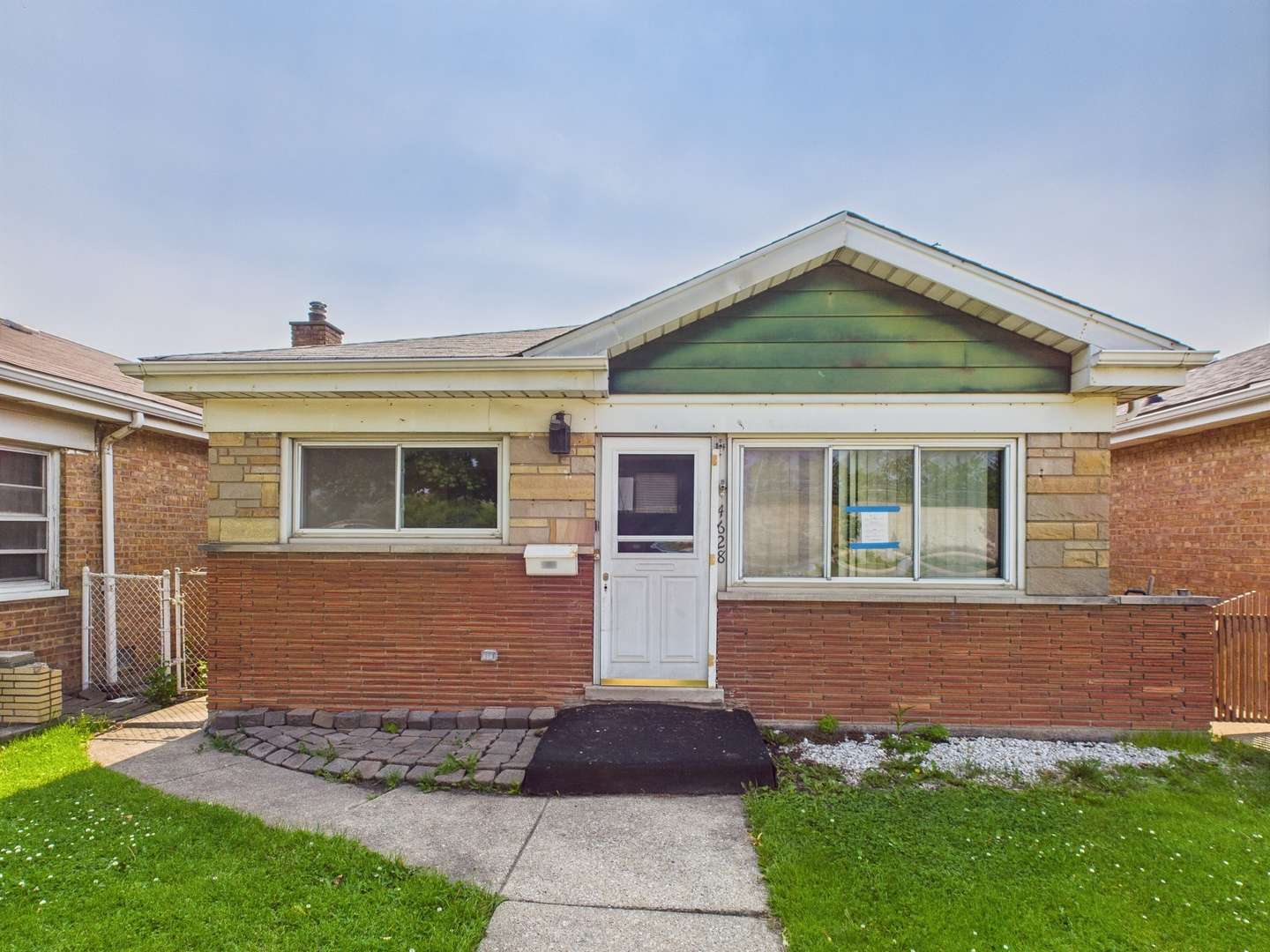 Lyons, IL 60534,4628 1st AVE