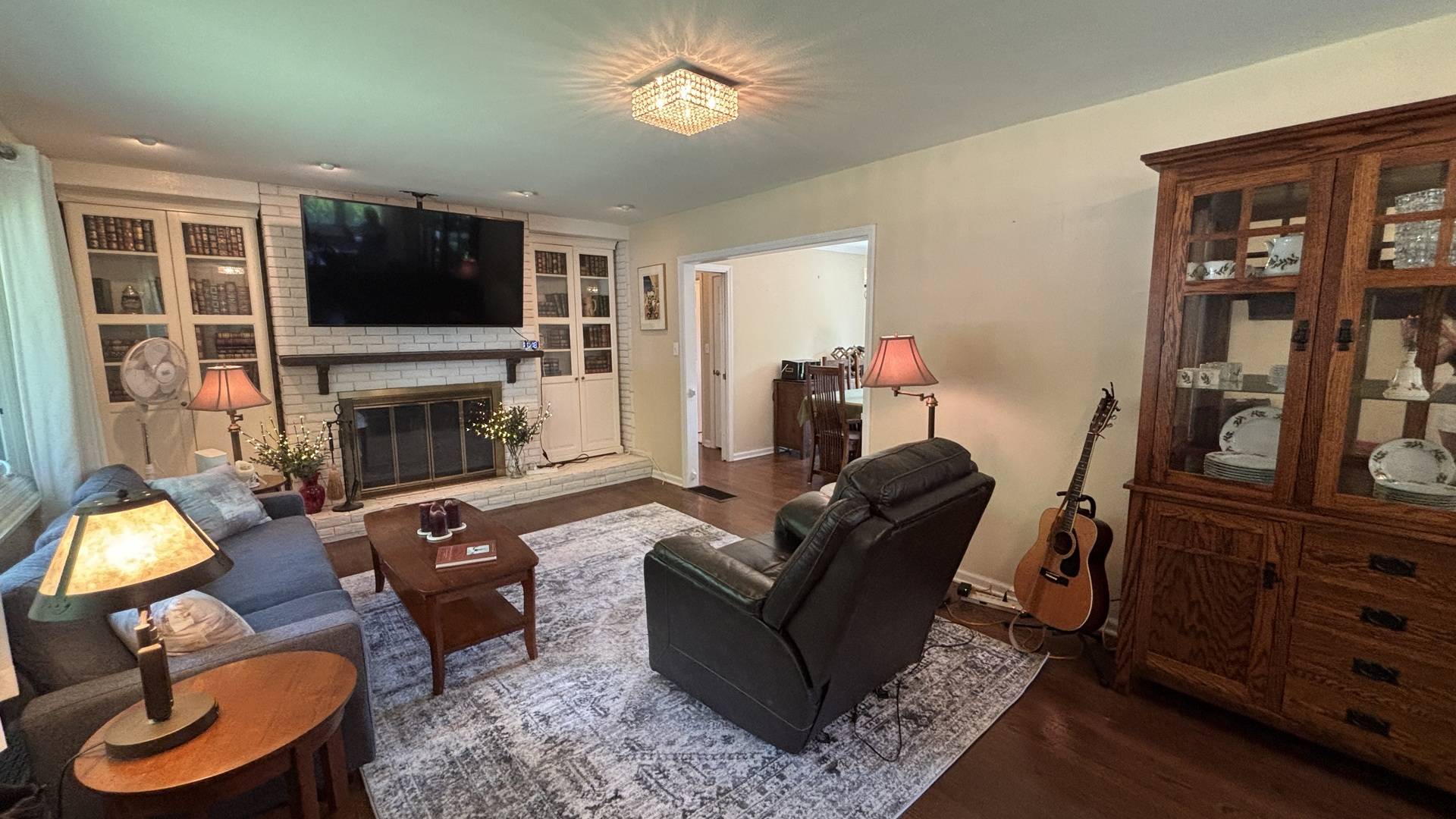 Arlington Heights, IL 60004,1317 N Mitchell AVE