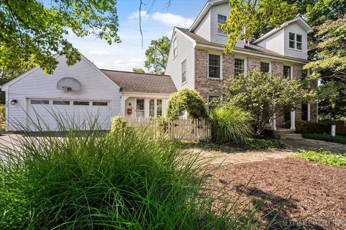 Geneva, IL 60134,932 S Batavia AVE