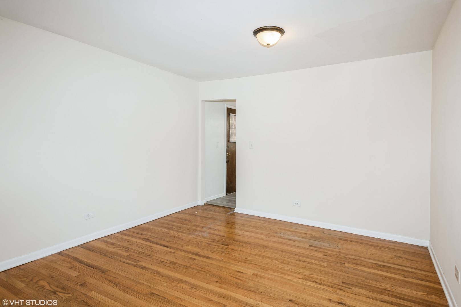Chicago, IL 60626,1320 W Lunt AVE #203