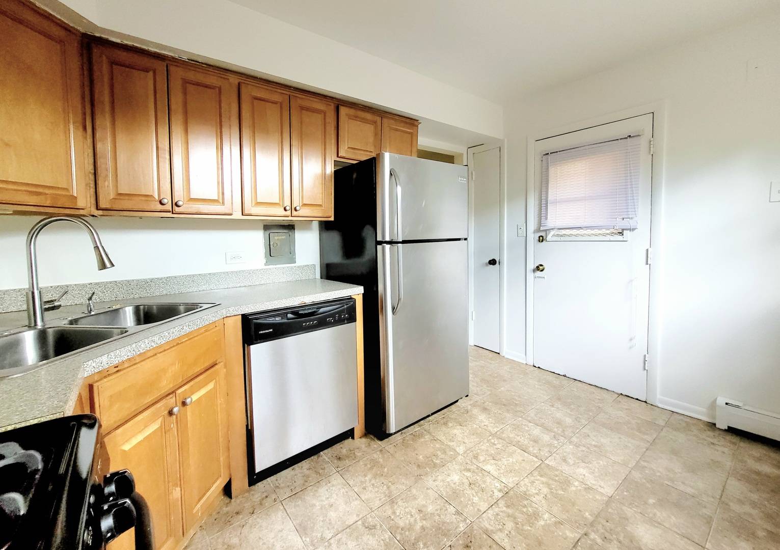 Chicago, IL 60645,2005 W Touhy AVE #106