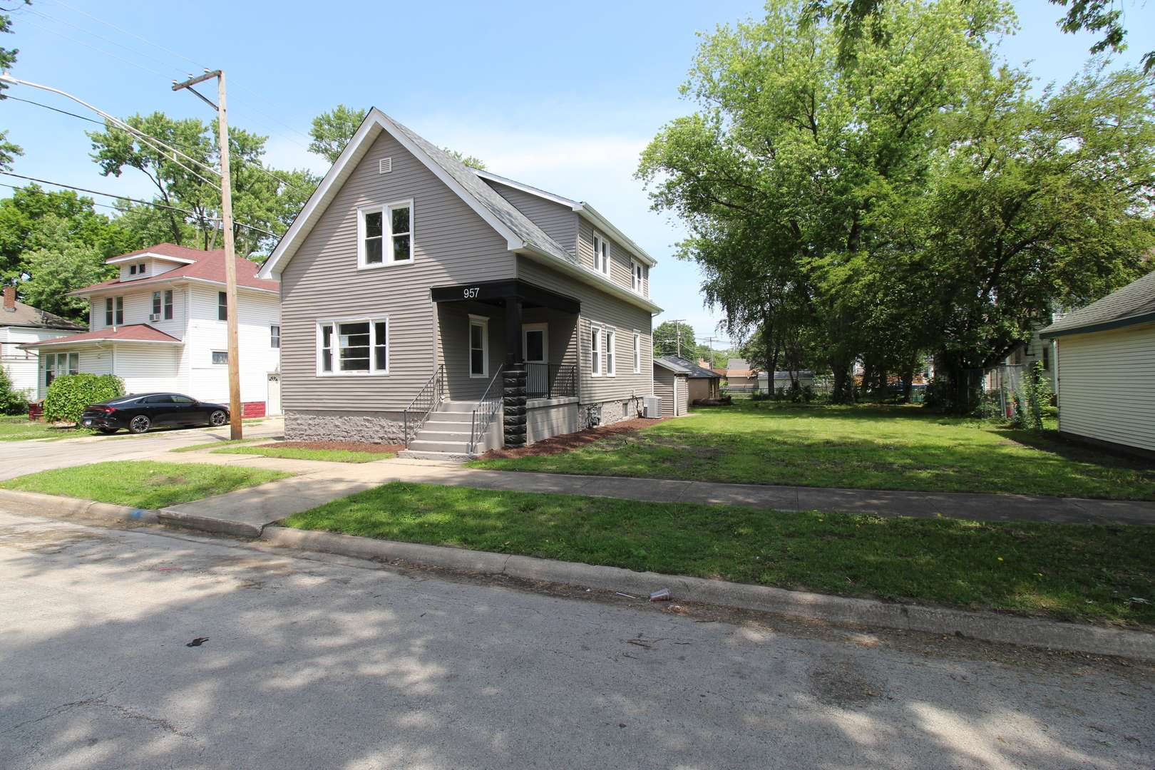 Kankakee, IL 60901,957 E EAGLE ST