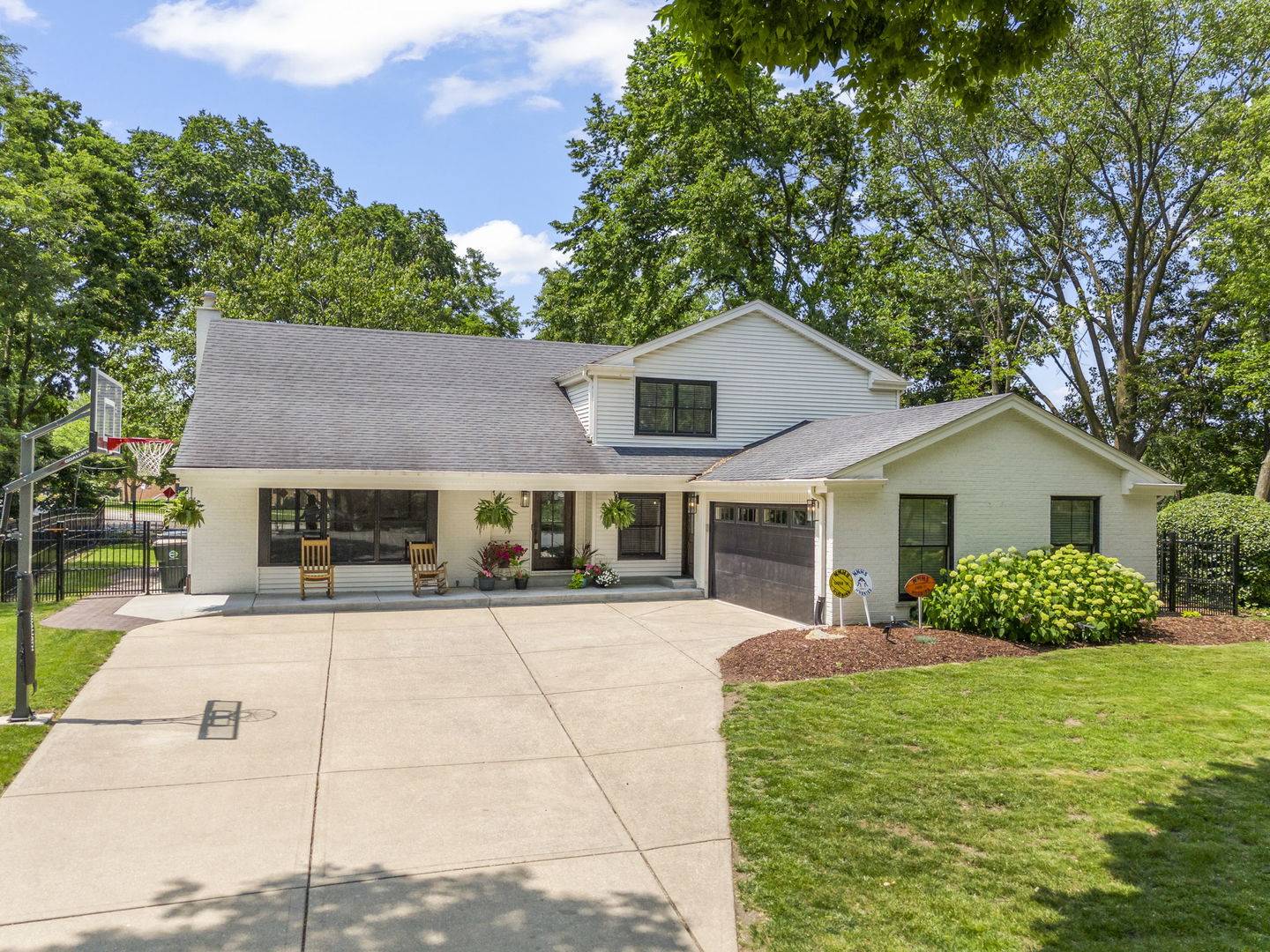 Naperville, IL 60563,440 Menominee LN