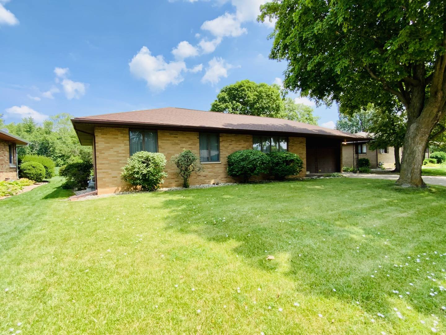 Peru, IL 61354,1709 Sunset DR