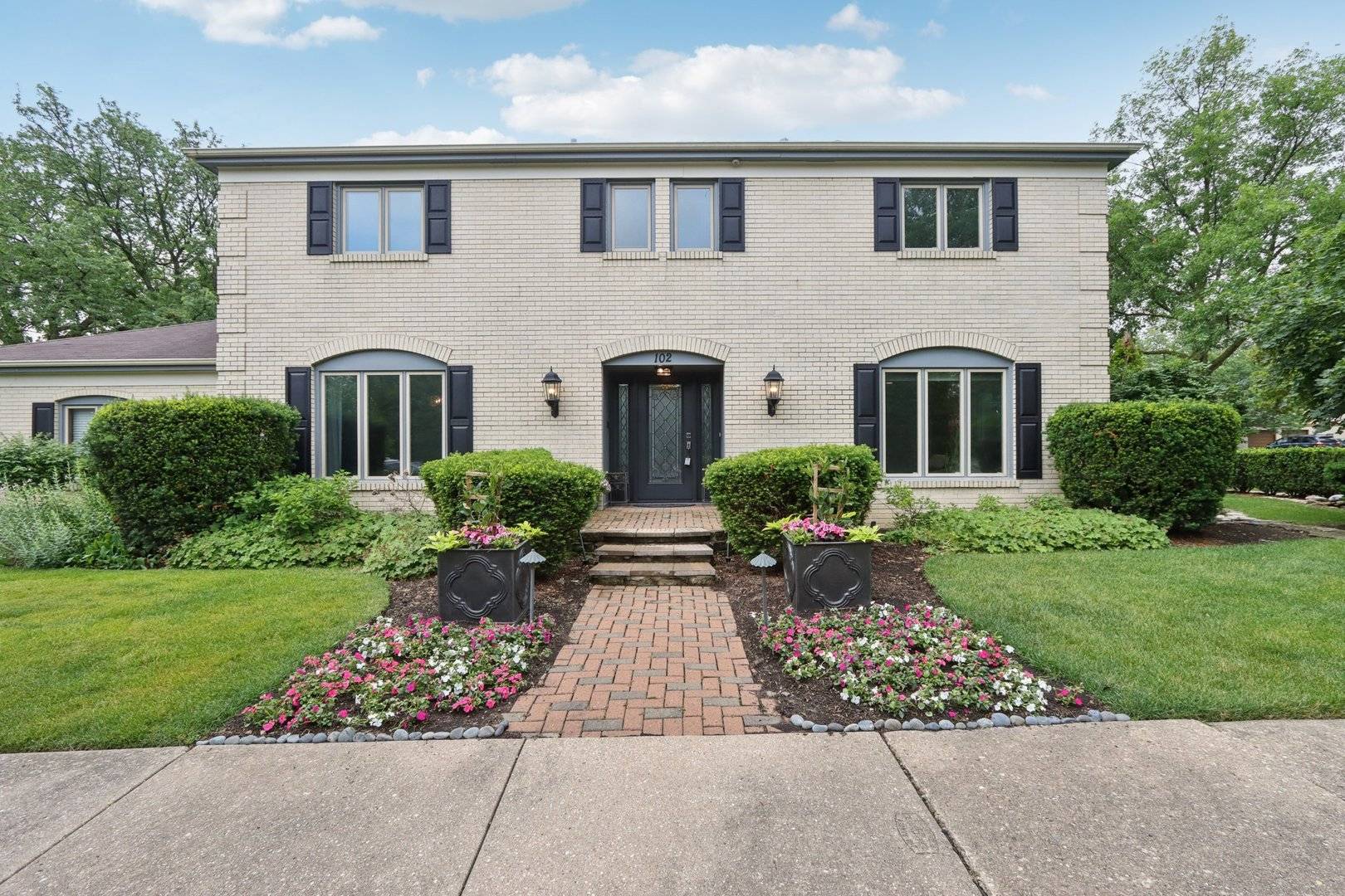 Elmhurst, IL 60126,102 E Adelia ST