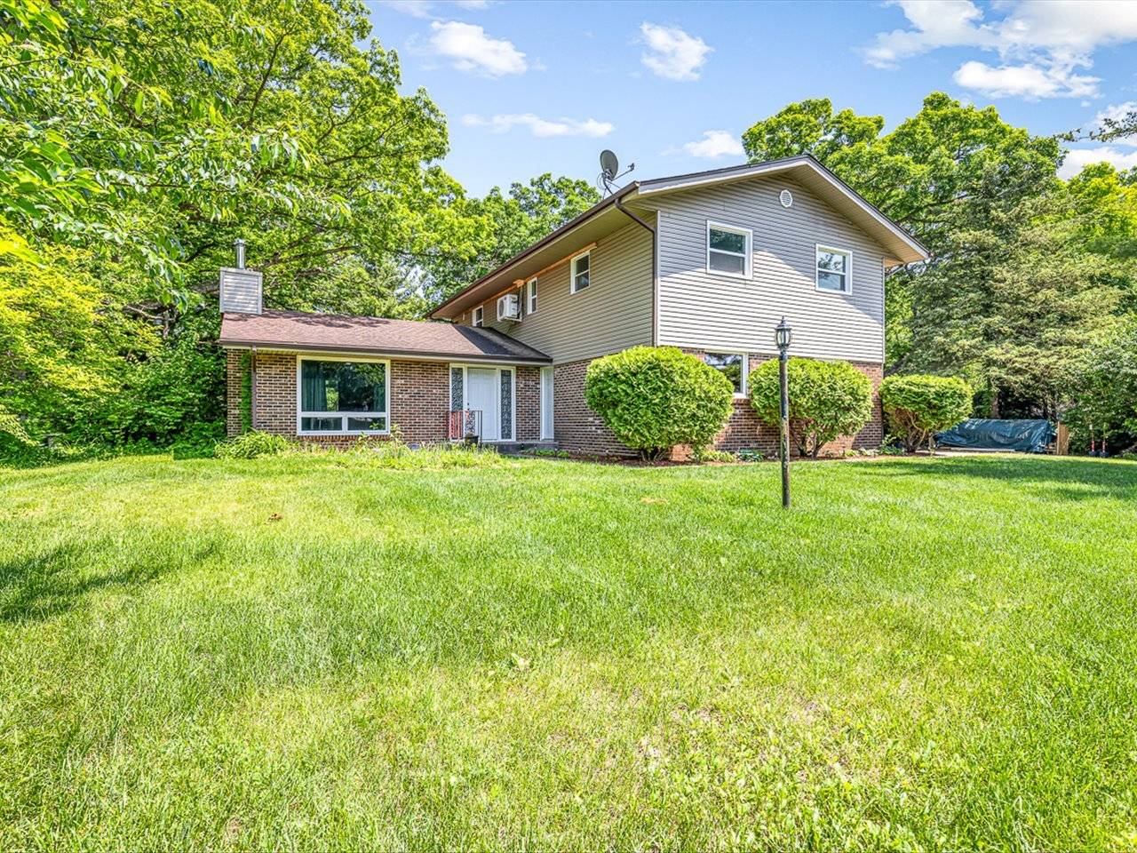 Loves Park, IL 61111,5233 MCFARLAND RD
