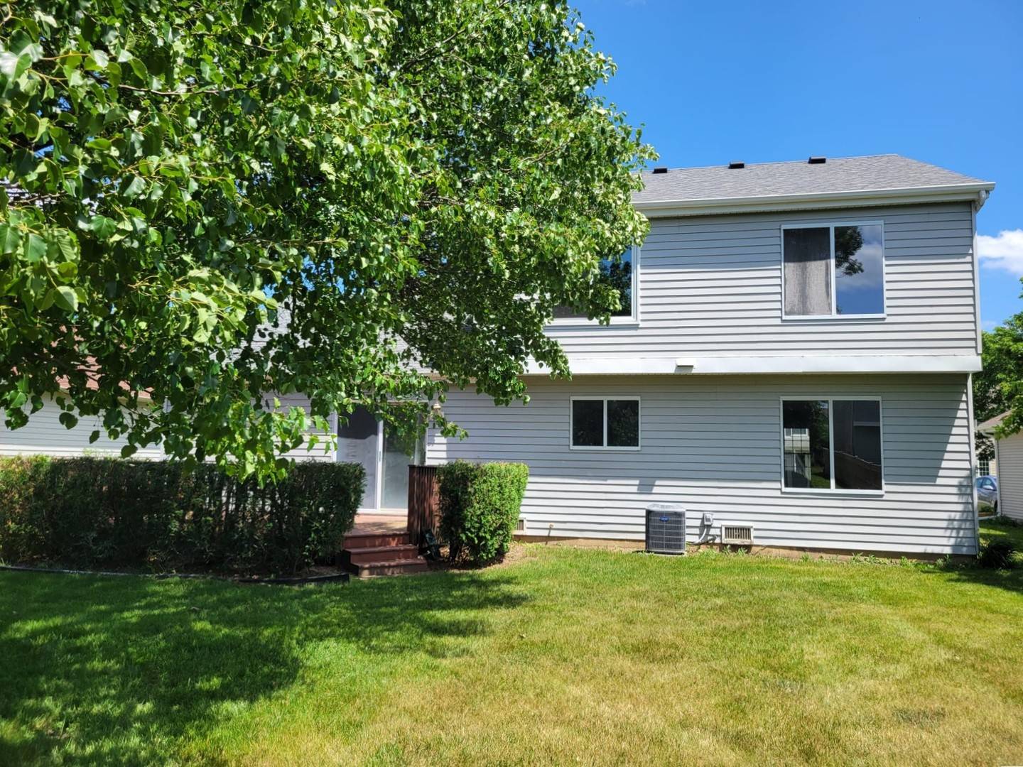 Mundelein, IL 60060,242 Stafford DR