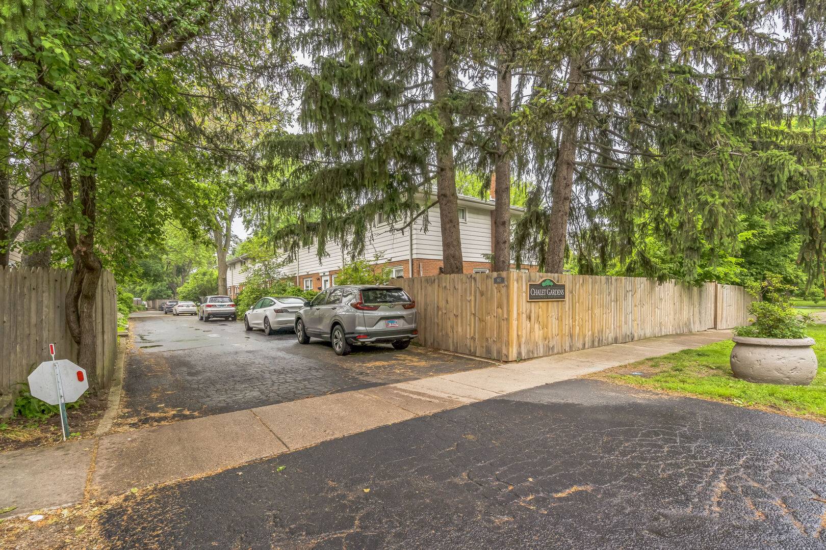 Wilmette, IL 60091,817 Hibbard RD #D