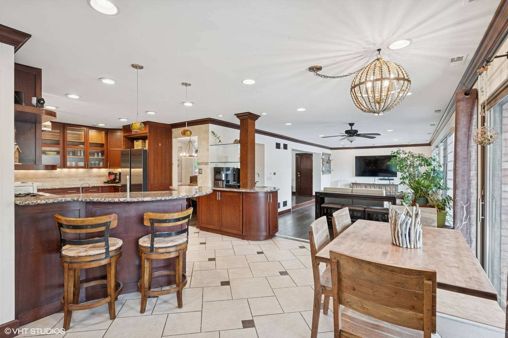 Northbrook, IL 60062,4017 Oak AVE